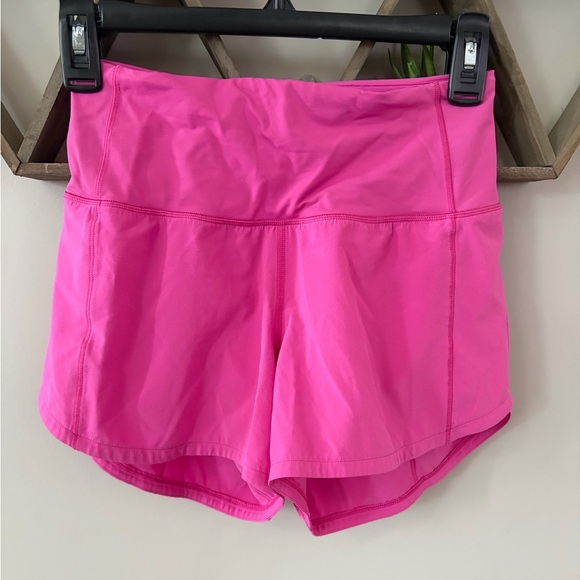 Lululemon Speed Up 2.5 Inch Short Size 2 Sonic Pink - Picture 2 of 6